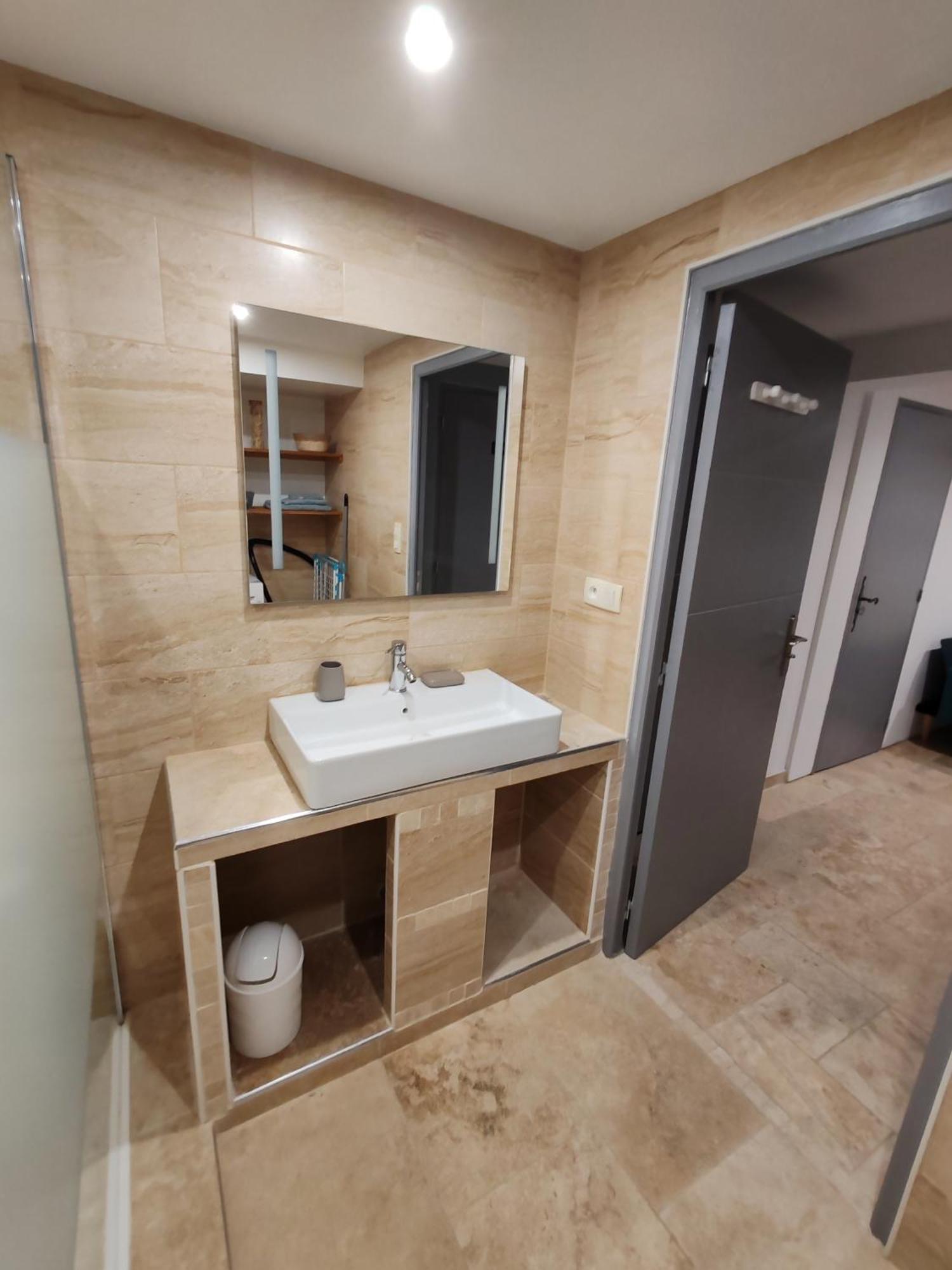 Appartement T3 Neuf Proche Centre Ville, Clim Et Parking Et Centrale Edf Valence  Bagian luar foto